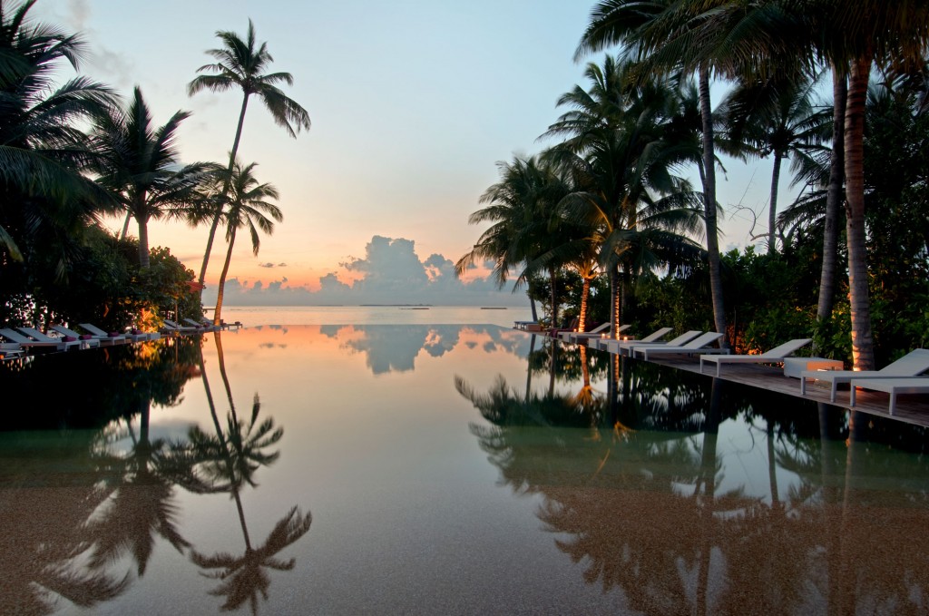 Hilton-Curacao-Resort infinity pool