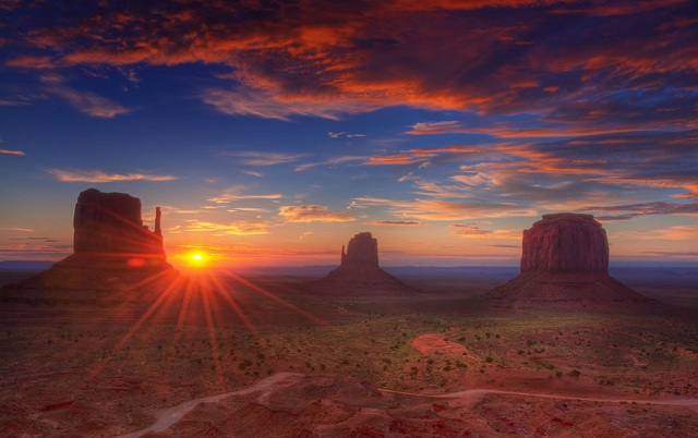 Sunrise-Navajo-Nation-Monument-Valley 2