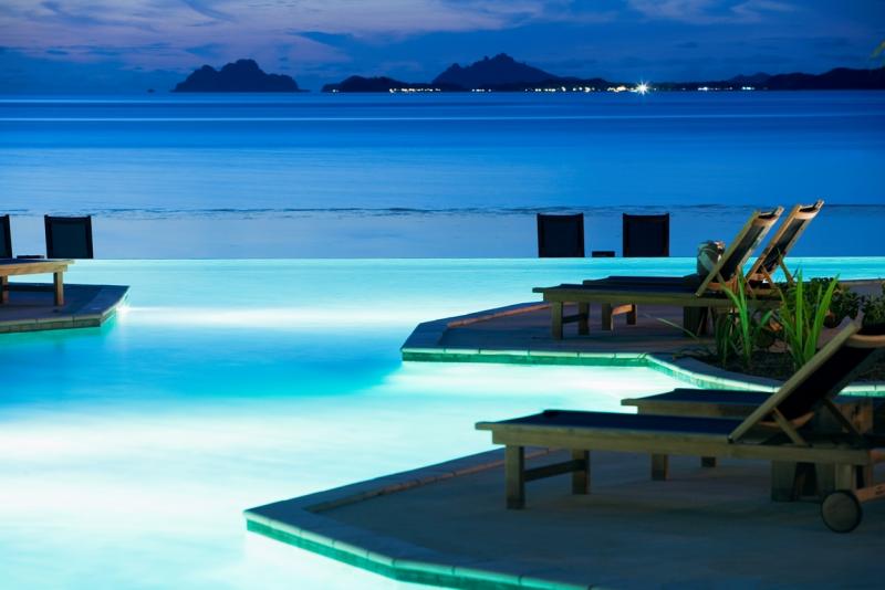 http://www.tourismfiji.com/likuliku-lagoon-resort/horizon-edge-pool-at-dusk-263.jpg